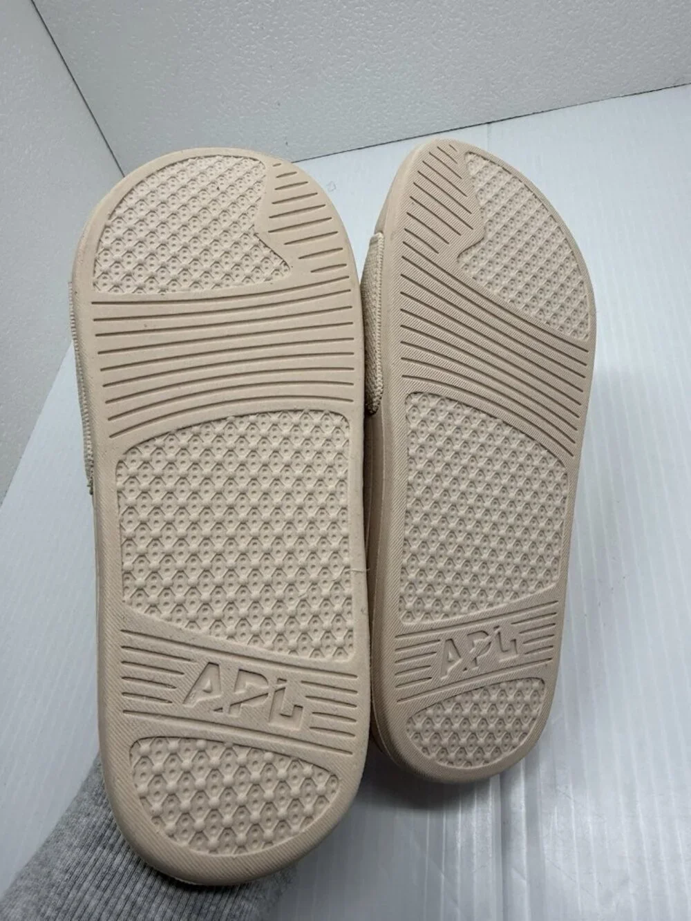 APL TechLoom Slide Womens 6 Beige Logo Comfort Sandals Warm Silk Caramel